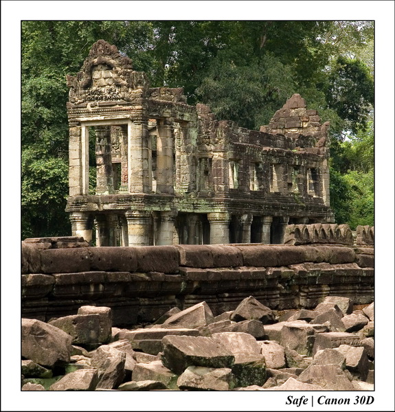 2006 - 07 - Temple angkor - Phrea Khan 29